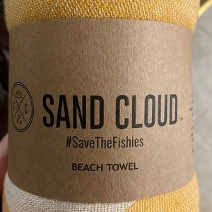 NWT Sunflower Sand Cloud beach blanket